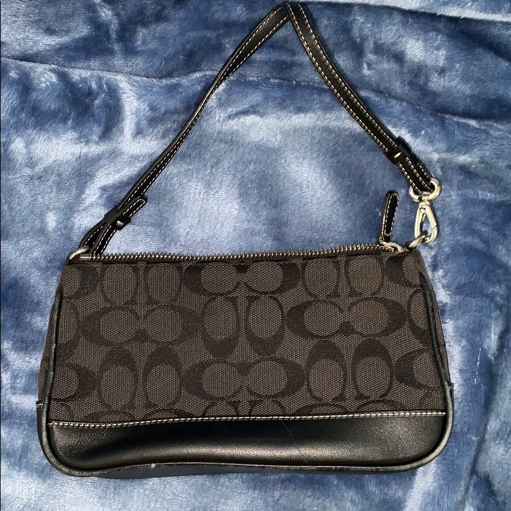 Signature Coach purse black